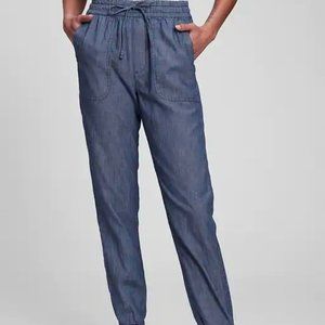 Gap Utility Joggers in Chambray